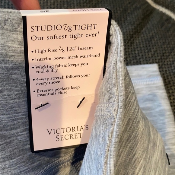🍒SOLD🍒 NWT Victoria’s Secret Studio Leggings!✨ - Picture 7 of 10